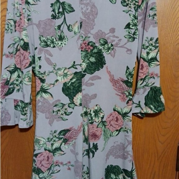 BCBGENERATION Dress Violet with Floral Print in Pink and Green Large - Picture 2 of 6